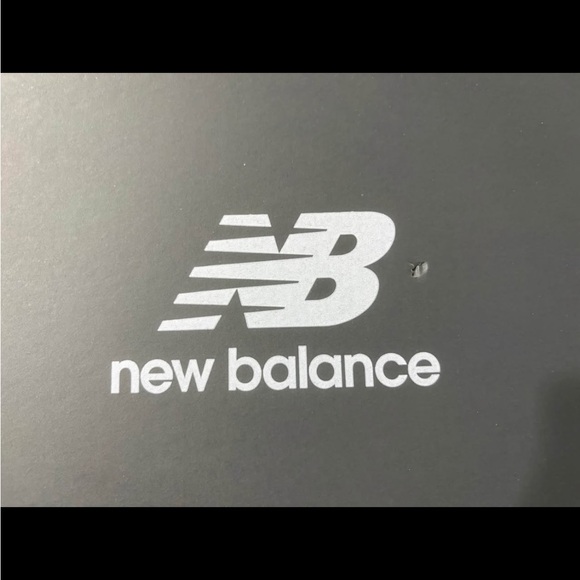 New Balance Green Athletic Shoes New In Box Men’s Size 9 - Picture 4 of 7
